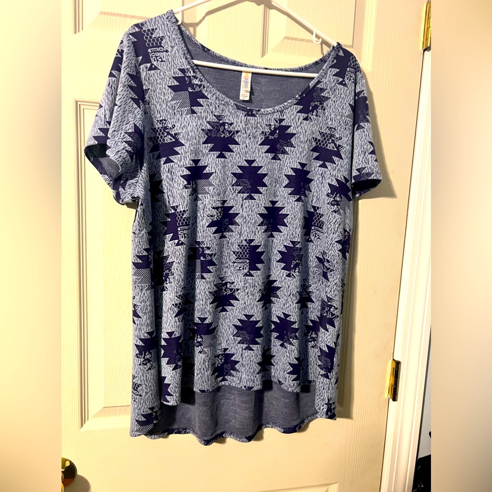 Lularoe short sleeve blue T-shirt high-low size 2XL